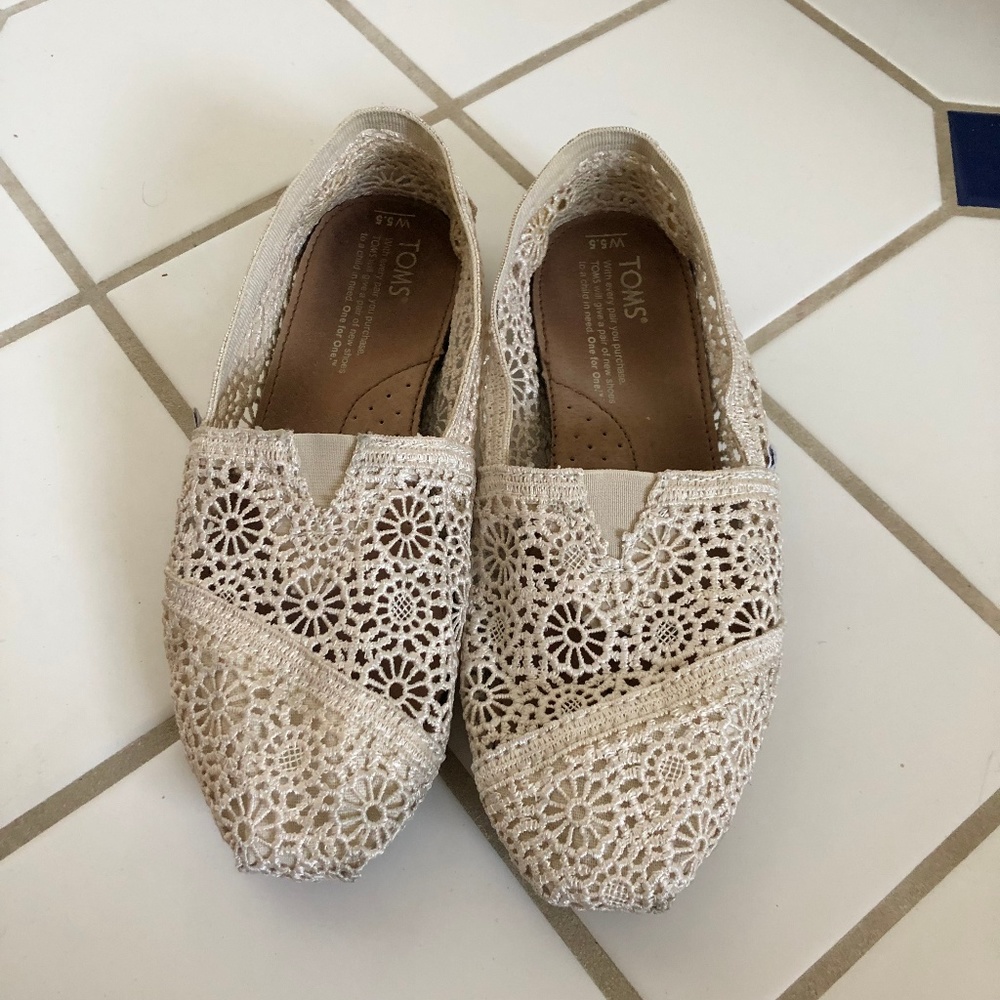 🚫SOLD🚫 Toms Cream Crochet Classic Shoes